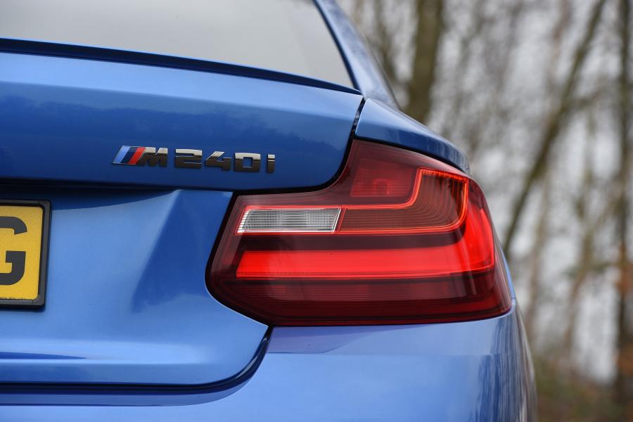 Детали экстерьера BMW M240i Coupe 2016 года  (UK) (фото 19 из 25)